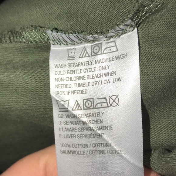 ๐4 for $25 Denim&Co long sleeved tee - Picture 8 of 8